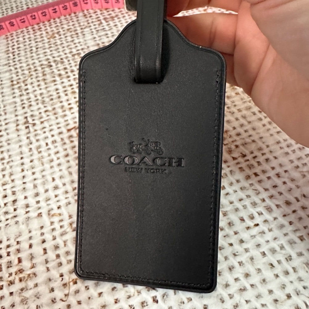 Coach Peanuts Snoopy Woodstock hug black leather luggage tag with silver hw - Picture 6 of 8